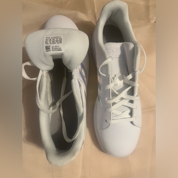 Grand Kourtney K adidas size 6 1/2 - Picture 3 of 5